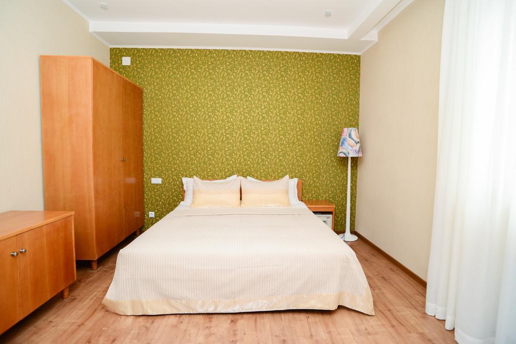 Grushevy Hospitality Boutique Hotel Алма Ата Стая снимка